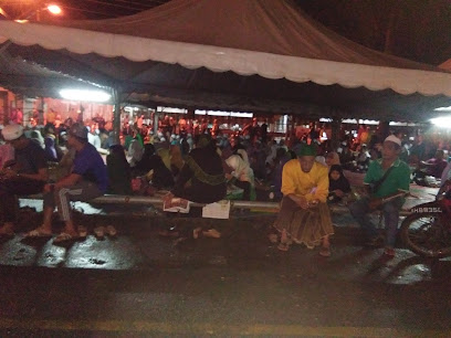 Pasar Malam Wakaf Bharu — Wakaf Bharu, Kelantan